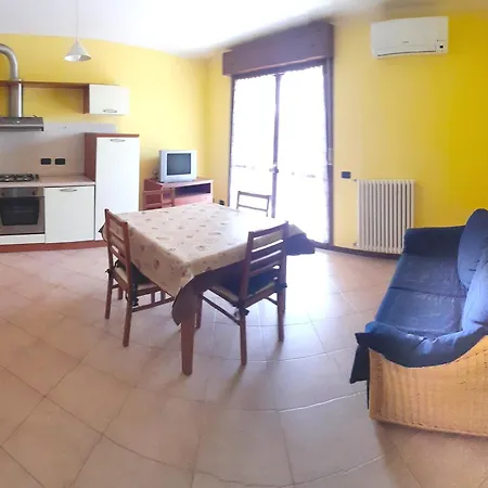 Lägenhet Confortevole A Reggio Emilia